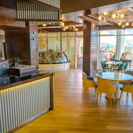 Hotel Effect Grand Victoria 4*