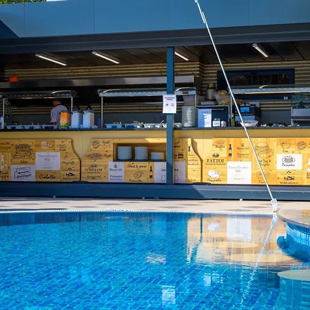 Effect Grand Victoria Hotel