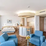 Hotel Effect Grand Victoria 4*
