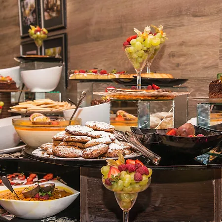 호텔 Effect Grand Victoria 4*