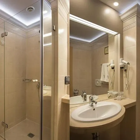 Отель Effect Grand Victoria 4*