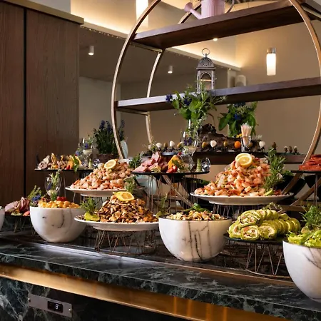 Effect Grand Victoria Hotel 4*