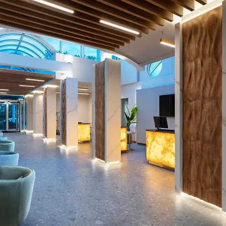 Effect Grand Victoria Hotel 4*