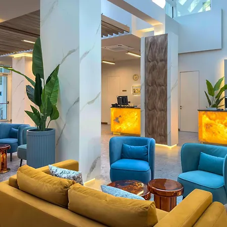 Effect Grand Victoria Hotel 4*