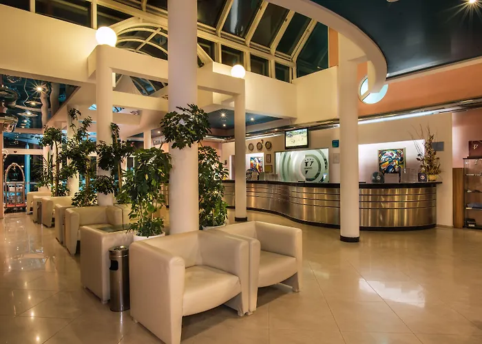 Отель Effect Grand Victoria 4*