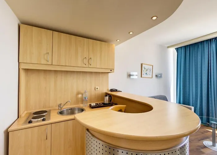 Отель Effect Grand Victoria 4*